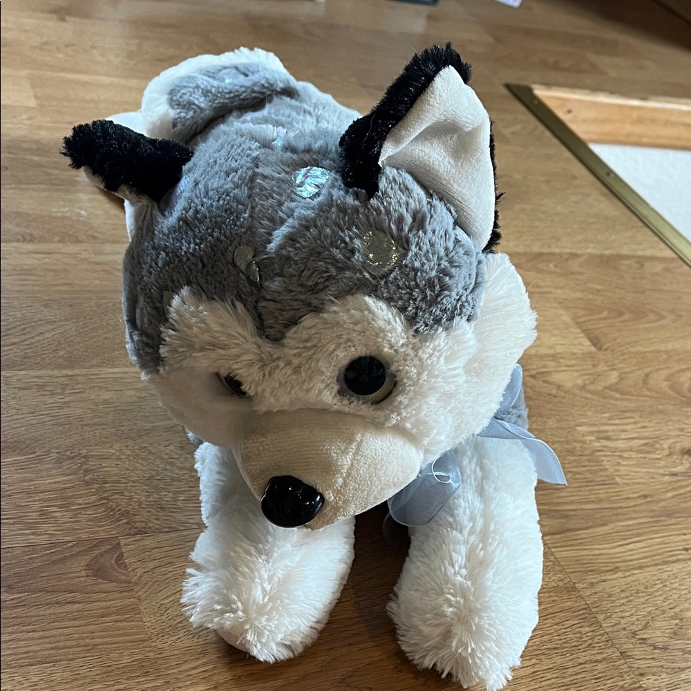 🐬 free with purchase Plush wolf stuffed animal- Gray and White